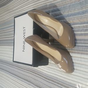 Nine West Nude Heels size 7